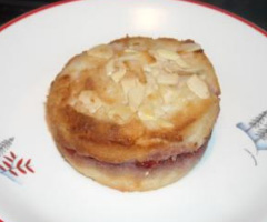 Easy Bakewell Cake