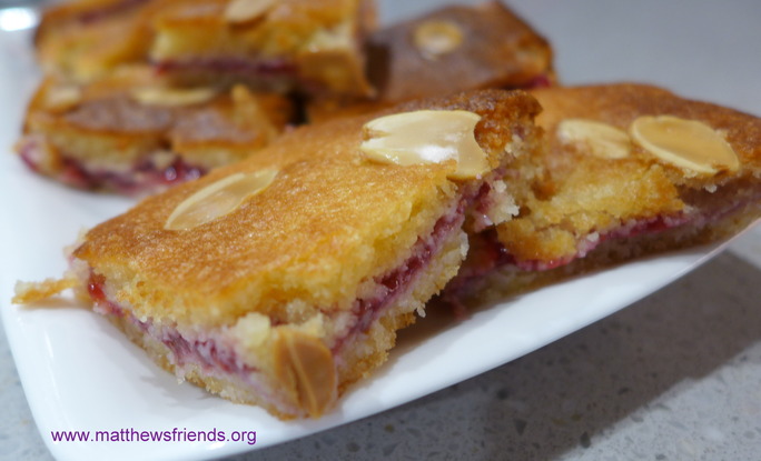 BAKEWELL CAKE TRAYBAKE