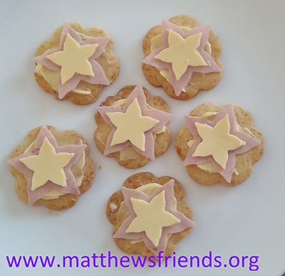 HAM AND CHEESE FESTIVE BISCUITS